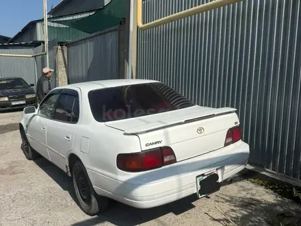 Toyota Camry 1996 года за 1 350 000 тг. в Алматы – фото 3