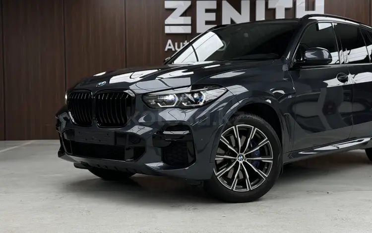 BMW X5 2022 года за 43 000 000 тг. в Алматы