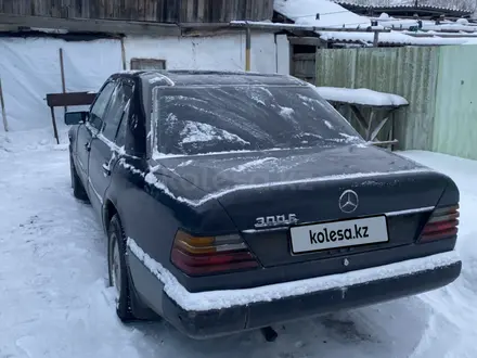 Mercedes-Benz E 220 1991 года за 1 300 000 тг. в Петропавловск – фото 5