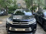 Toyota Highlander 2018 года за 15 500 000 тг. в Алматы – фото 2