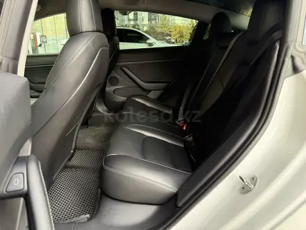 Tesla Model 3 2022 года за 10 990 000 тг. в Алматы – фото 14
