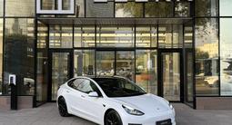 Tesla Model 3 2022 года за 10 990 000 тг. в Алматы – фото 2