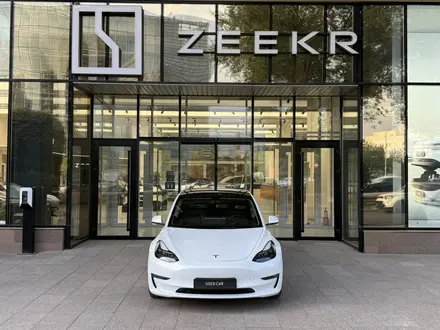 Tesla Model 3 2022 года за 10 990 000 тг. в Алматы