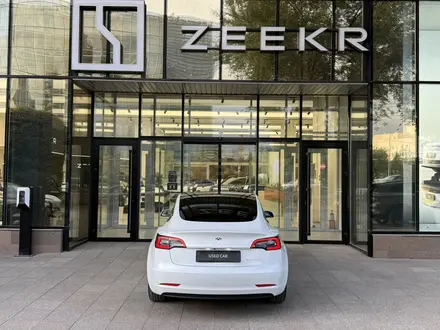 Tesla Model 3 2022 года за 10 990 000 тг. в Алматы – фото 5