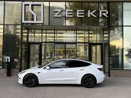 Tesla Model 3 2022 года за 10 990 000 тг. в Алматы – фото 7