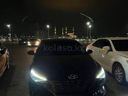 Hyundai Elantra 2022 года за 10 600 000 тг. в Астана