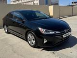 Hyundai Elantra 2019 года за 4 900 000 тг. в Атырау – фото 2