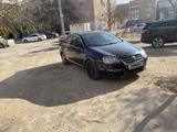 Volkswagen Jetta 2005 года за 2 500 000 тг. в Актау – фото 2