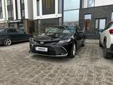 Toyota Camry 2023 года за 18 500 000 тг. в Актау