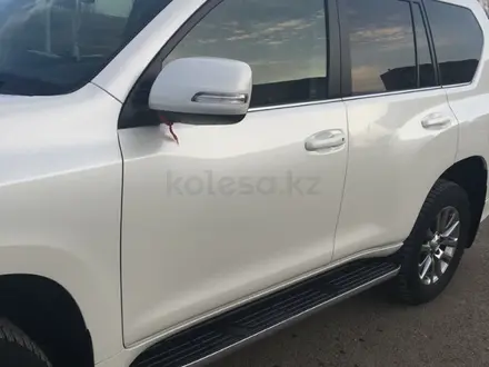 Toyota Land Cruiser Prado 2019 года за 24 900 000 тг. в Актобе – фото 7