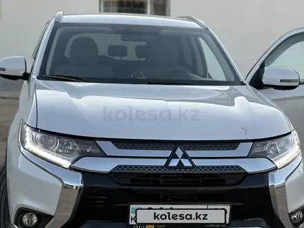 Mitsubishi Outlander 2019 года за 11 000 000 тг. в Жанаозен