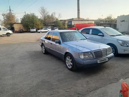 Mercedes-Benz E 280 1994 года за 1 700 000 тг. в Шымкент
