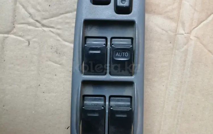 Блок кнопок стеклоподъемников на Toyota RAV 4, (2003 год) б у оригинал; за 5 000 тг. в Караганда