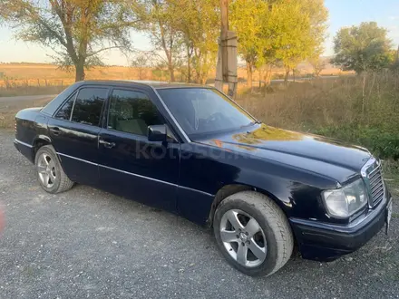 Mercedes-Benz E 220 1992 года за 1 500 000 тг. в Алматы – фото 4