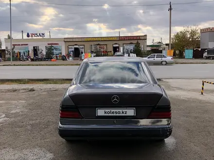 Mercedes-Benz E 200 1991 года за 1 000 000 тг. в Туркестан – фото 8
