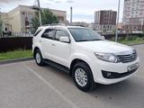 Toyota Fortuner 2015 года за 12 500 000 тг. в Актобе – фото 4