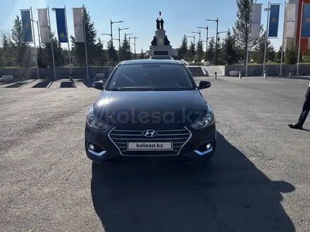 Hyundai Accent 2020 года за 8 200 000 тг. в Усть-Каменогорск – фото 2
