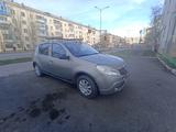 Renault Sandero 2012 годаүшін3 100 000 тг. в Астана – фото 3