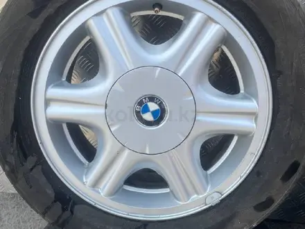 Диски на BMW E36 R15 за 10 000 тг. в Караганда – фото 2
