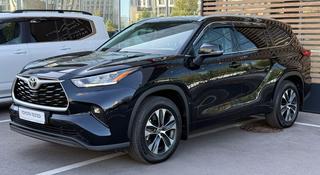 Toyota Highlander Prestige 2021 года за 25 300 000 тг. в Астана