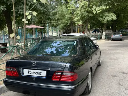 Mercedes-Benz E 320 2000 года за 6 500 000 тг. в Алматы – фото 13