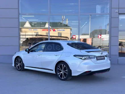 Toyota Camry 2020 года за 12 500 000 тг. в Кызылорда – фото 2