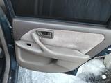 Toyota Camry 1998 года за 3 500 000 тг. в Урджар – фото 2