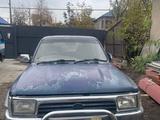 Toyota Hilux Surf 1995 годаүшін900 000 тг. в Есик – фото 2