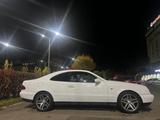 Mercedes-Benz CLK 320 1998 года за 4 200 000 тг. в Астана – фото 5