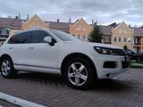 Volkswagen Touareg 2013 года за 10 000 000 тг. в Костанай – фото 2