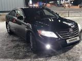 Toyota Camry 2010 годаүшін7 500 000 тг. в Актобе – фото 2