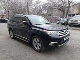 Toyota Highlander 2013 года за 15 000 000 тг. в Семей