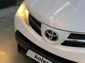 Toyota RAV4 2014 года за 10 200 000 тг. в Актобе – фото 2