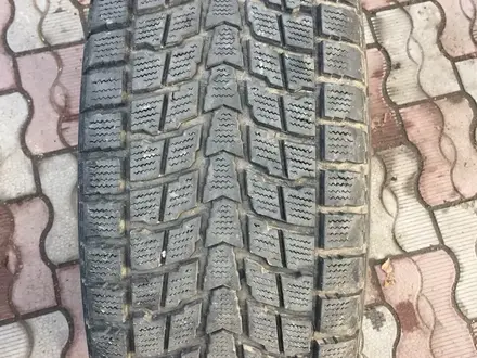 1 зимний балон Dunlop 285 60 r18 в отличном состоянии за 48 000 тг. в Алматы