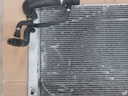 Радиатор основной на БМВ Е60 3,0 объем за 55 000 тг. в Алматы – фото 3