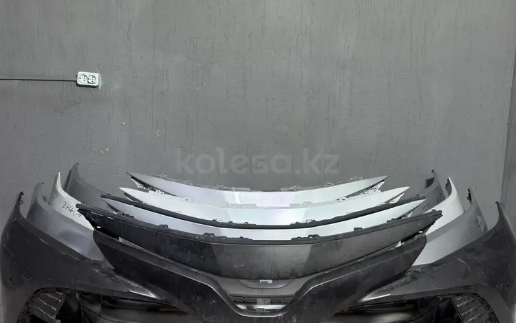 Передний Бампер на Toyota Camry 70 бу оригинал за 110 000 тг. в Алматы