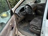 Kia Carnival 2001 года за 1 200 000 тг. в Шымкент – фото 4