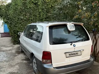 Kia Carnival, 2001