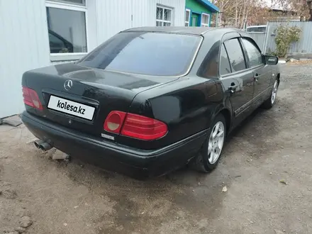 Mercedes-Benz E 200 1996 года за 2 600 000 тг. в Астана – фото 5