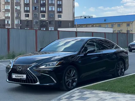 Lexus ES 350 2022 года за 30 000 000 тг. в Атырау