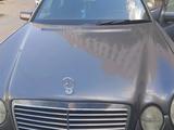 Mercedes-Benz E 230 1998 годаfor2 800 000 тг. в Рудный