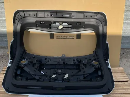 Крышка багажника, дверь крышки багажника Toyota 16-25 за 50 000 тг. в Алматы – фото 8