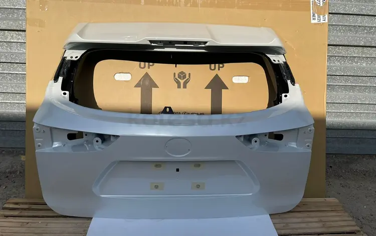 Крышка багажника, дверь крышки багажника Toyota 16-25 за 50 000 тг. в Алматы