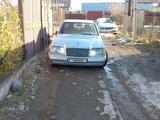Mercedes-Benz E 220 1993 годаfor1 500 000 тг. в Есик