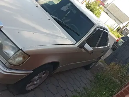 Mercedes-Benz E 260 1990 года за 2 300 000 тг. в Темиртау – фото 2