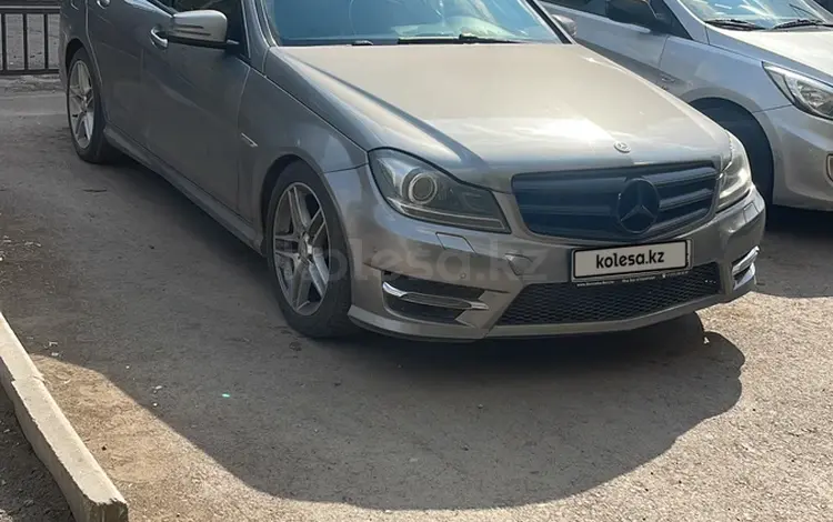 Mercedes-Benz C 180 2013 года за 3 000 000 тг. в Караганда