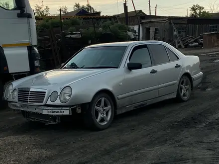 Mercedes-Benz E 200 1997 годаүшін1 950 000 тг. в Петропавловск
