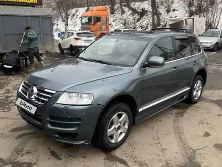 Volkswagen Touareg 2005 года за 4 400 000 тг. в Алматы – фото 8