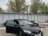 Toyota Camry 2013 годаүшін7 800 000 тг. в Уральск – фото 2