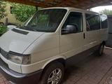 Volkswagen Multivan 1995 годаүшін4 700 000 тг. в Уральск – фото 2